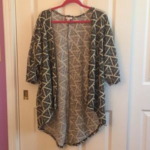 LuLaRoe Lindsay (sweater material)